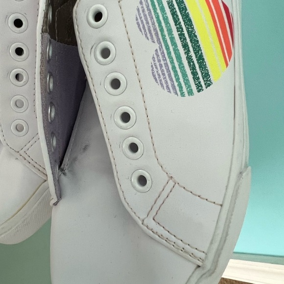 Girls heart sneaker, size 3, Gymboree, great condition - Picture 3 of 6